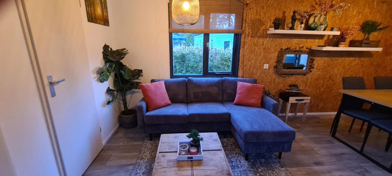 Gezellige Chalet Met Grote Privetuin. Dronrijp Luaran gambar