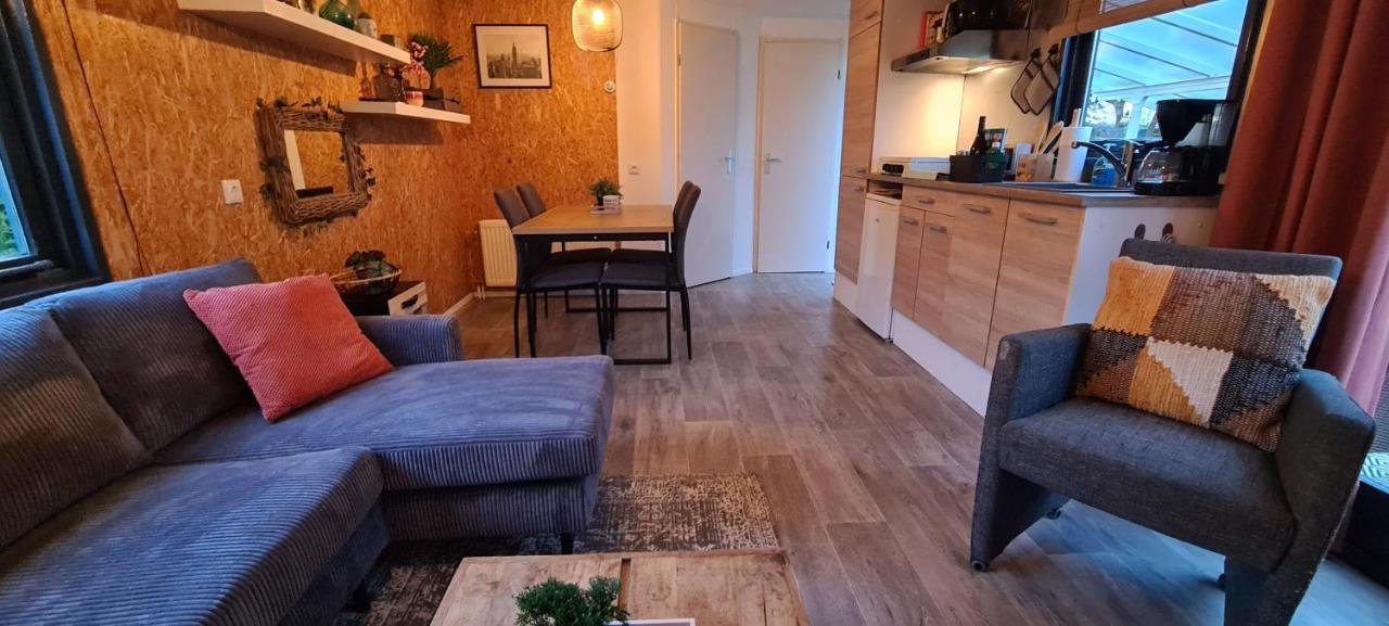 Gezellige Chalet Met Grote Privetuin. Dronrijp Luaran gambar