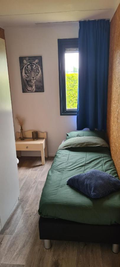 Gezellige Chalet Met Grote Privetuin. Dronrijp Luaran gambar