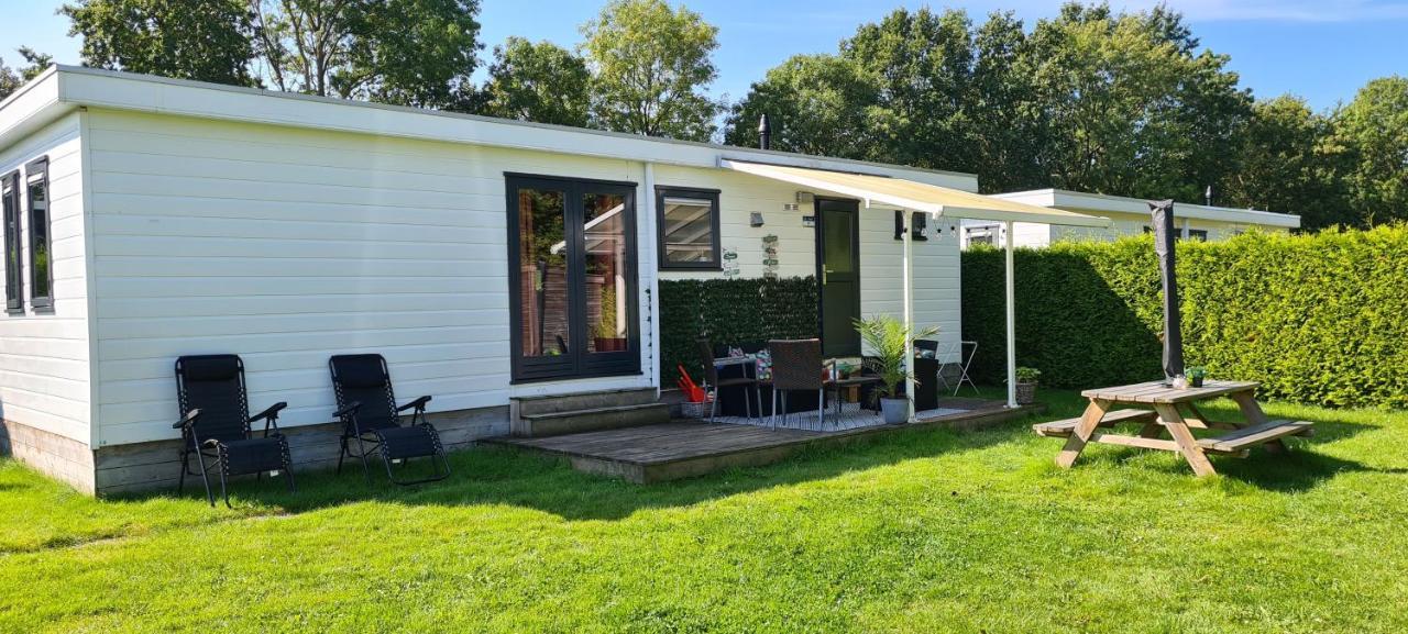 Gezellige Chalet Met Grote Privetuin. Dronrijp Luaran gambar