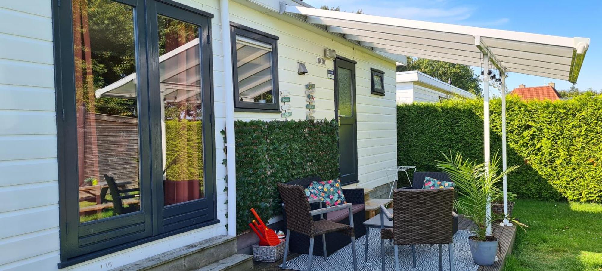 Gezellige Chalet Met Grote Privetuin. Dronrijp Luaran gambar
